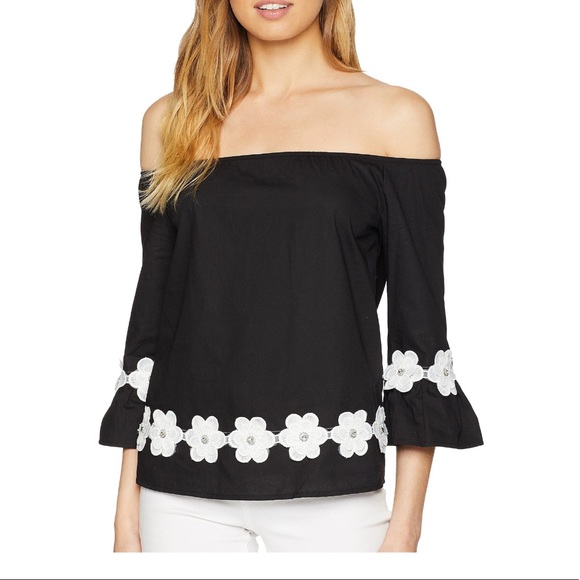 Romeo & Juliet Couture Tops - Romeo and Juliet Couture Floral Embroidery Top